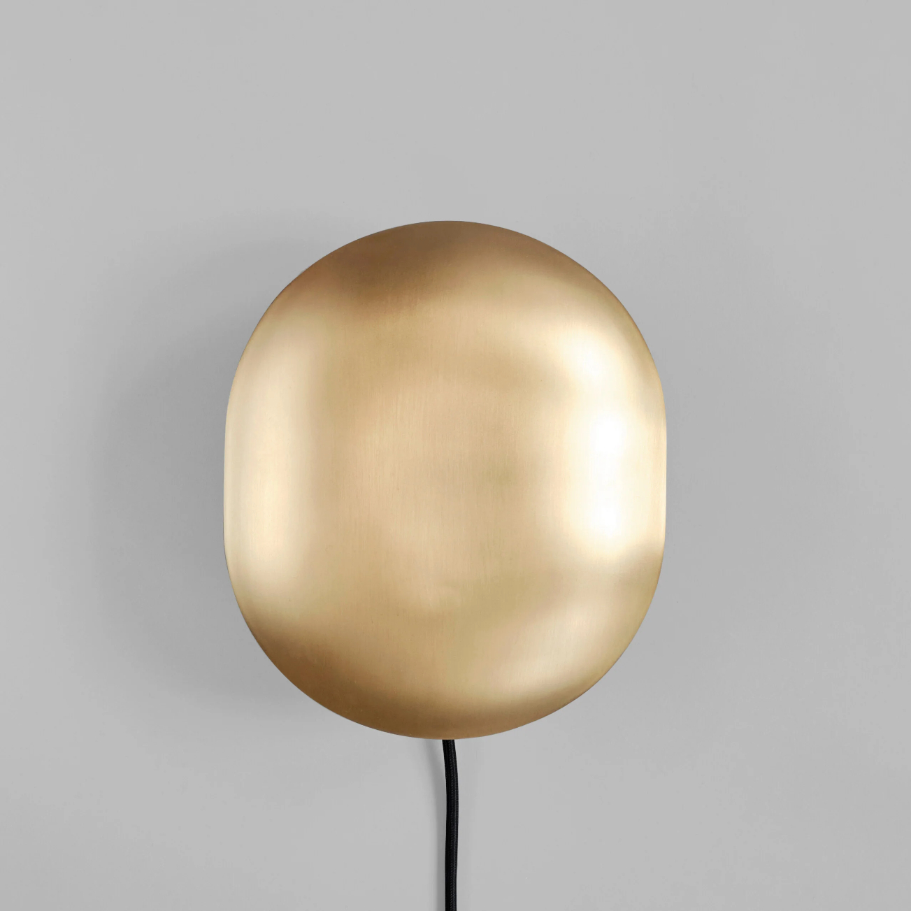 Sieninis šviestuvas Clam Brass