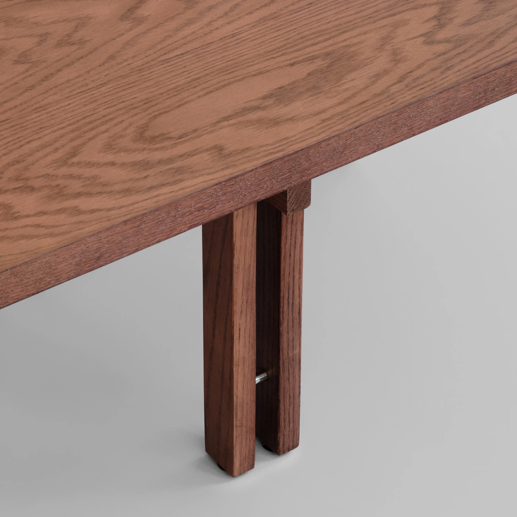 Kavos staliukas Plinth Classic Brown Oak