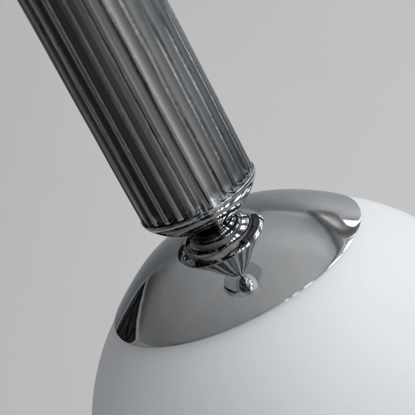 Pakabinamas šviestuvas No. 2 Chrome