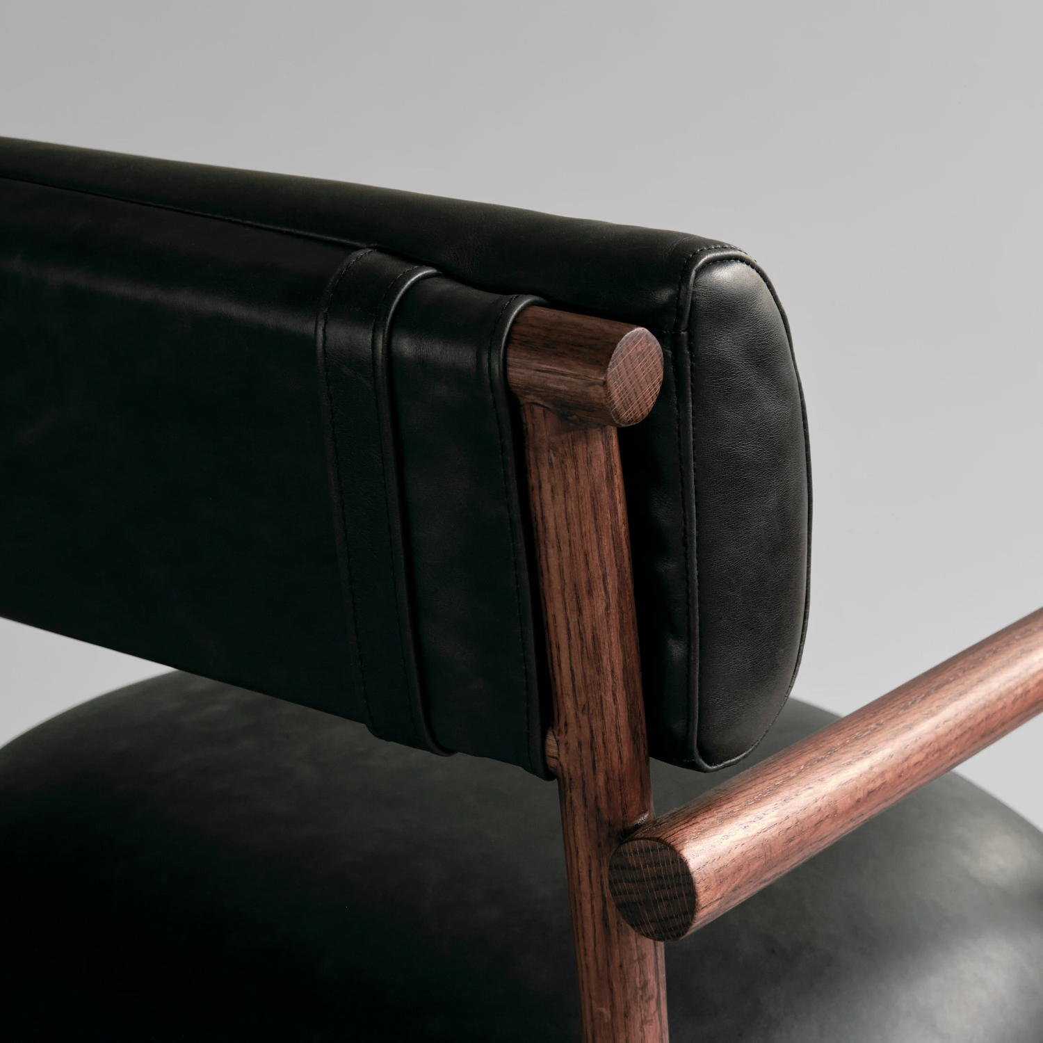 Fotelis Nama Classic Brown Oak
